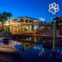 Bayview Plaza Waterfront Resort es un hotel que admite mascotas en St Pete Clearwater