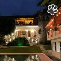 Casa del Castillo es un hotel que admite mascotas en Tequesquitengo
