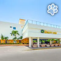 Quality Inn Mazatlan es un hotel que admite mascotas en Mazatlan