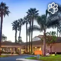 Sonesta Select Huntington Beach Fountain Valley es un hotel que admite mascotas en Huntington Beach